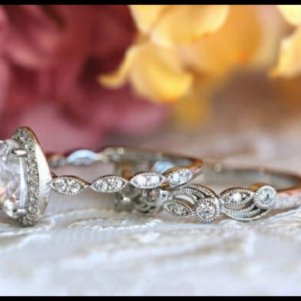 Vintage Art Deco oval halo sapphire silver  ring - Picture 3 of 5